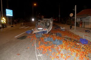 Kamyonet ile otomobil &ccedil;arpıştı: 4 yaralı