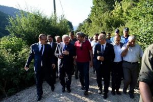 Meclis Başkanı Şentop, Bursa'da danışmanının babasının cenazesine katıldı