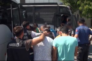 Narkotik operasyonunda g&ouml;zaltına alınan 55 ş&uuml;pheli tutuklandı