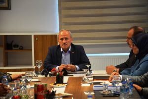 Bakan Turhan: "İstanbul'dan İzmir'e 3 bu&ccedil;uk saatte ulaşma imkanı olacak"