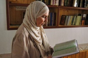 M&uuml;sl&uuml;man olduktan sonra İspanya'da ilklere imza atan kadın: Miriam Cuenca