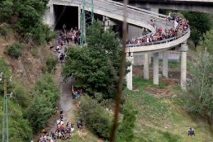 İtalya'da y&uuml;ksek hızlı tren protestosu