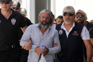 İnternetteki haberlerini g&ouml;sterip hara&ccedil; topladı