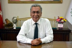 Torbalı Belediye Başkanı İsmail Uygur tepkiler &uuml;zerine oğlunu g&ouml;revden aldı