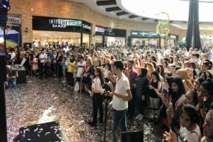 Şarkıcı Merve &Ouml;zbey'den, Highway'de sevenlerine konser