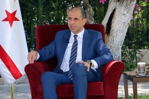 KKTC Dışişleri Bakanı'ndan d&uuml;nyaya &ccedil;ağrı: "Doğalgaz konusunda Rumları masaya oturtun"