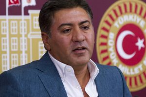 CHP'li Emir: Alkoll&uuml; i&ccedil;ki fiyatının s&uuml;rekli artırılması, &ouml;l&uuml;mlere sebep oluyor