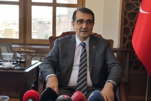 Bakan D&ouml;nmez: "D&uuml;nyanın en b&uuml;y&uuml;ğ&uuml;n&uuml; inşa ediyoruz"