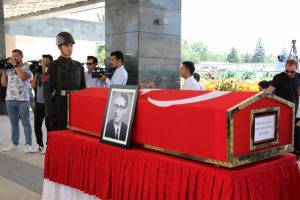 Eski TBMM Başkanı Bozbeyli son yolculuğuna uğurlandı