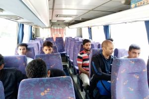 Otomobilden 8 ka&ccedil;ak g&ouml;&ccedil;men &ccedil;ıktı