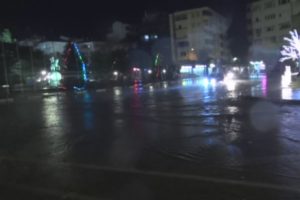 Kırklareli'de yağmur sokakları g&ouml;le &ccedil;evirdi