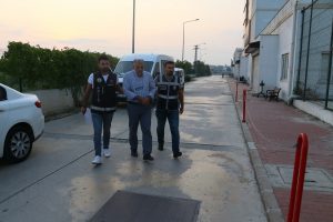 Fet&ouml;'den ihra&ccedil; edilen polislere şafak vakti operasyon