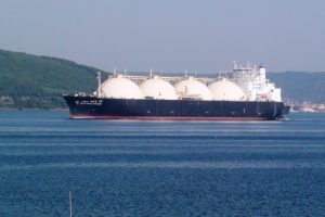 Dev tanker &Ccedil;anakkale Boğazı'nı kapattı