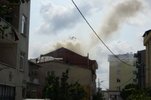Babasıyla tartışınca evi ateşe verdi
