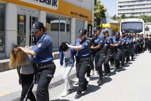 'Avcı kız' operasyonunda 99 kişi adliyede