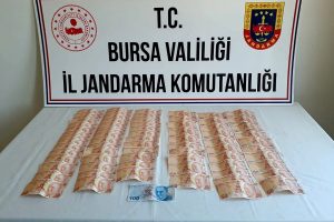 Bursa'da sahte para &ccedil;etesi kıskıvrak yakalandı