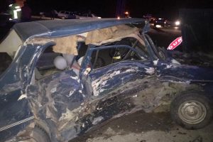 &Ccedil;orum'da otomobiller &ccedil;arpıştı: 2 &ouml;l&uuml;, 2 yaralı