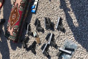 Otomobilinde 9 tabanca ile yakalandı