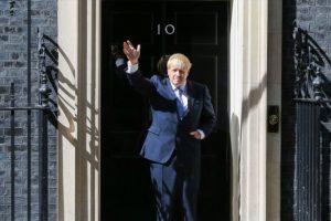 Johnson ve sevgilisi İngiltere'nin başbakanlık geleneklerine meydan okudu