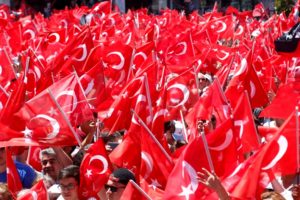 CHP'den ihra&ccedil; edilen Milletvekili Yılmaz, yeni parti kuracağını a&ccedil;ıkladı