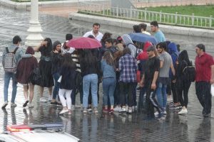 Sıcak havaya aldanmayın! Cuma g&uuml;n&uuml; etkisini g&ouml;sterecek