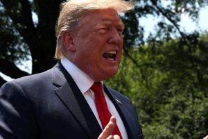 Amerikalı se&ccedil;menlerin yarısı Trump'ı "ırk&ccedil;ı" buluyor