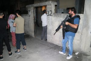 M&uuml;stakil eve atılan EYP korkuttu
