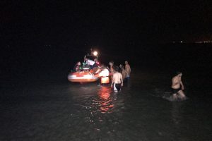 Denize d&uuml;şen vatandaşı kurtarma seferberliği