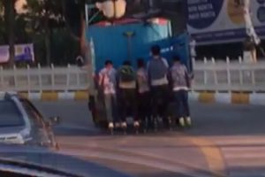 Patenci gen&ccedil;lerin tehlikeli yolculuğu kameraya yansıdı