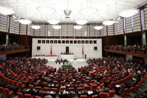 CHP'den 'asgari &uuml;cretin beşte birinden fazla hediyeler TBMM'ye verilsin' &ouml;nerisi