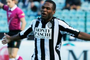 Akhisarspor'da Emeghara listede