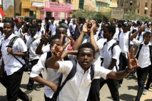Sudan'da eğitime s&uuml;resiz ara