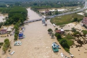 D&uuml;zce'de afetzedelerin prim borcuna erteleme ve KOBİ'lere destek kredisi