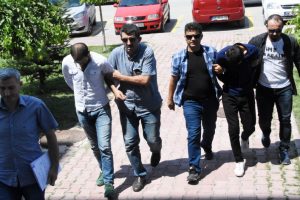 Hastanenin televizyonlarını &ccedil;alan 2 kardeş tutuklandı