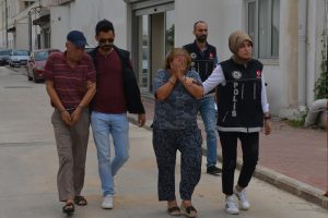 Uyuşturucu ticareti ş&uuml;phelisi &ccedil;ifte g&ouml;zaltı