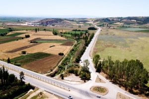 Bursa'nın t&uuml;m il&ccedil;elerinde yol &ccedil;alışmaları aralıksız devam ediyor
