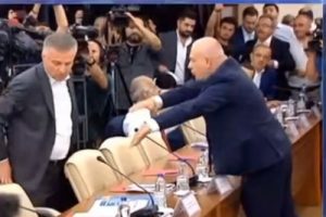 Toplu S&ouml;zleşme G&ouml;r&uuml;şmeleri &ouml;ncesi gerginlik