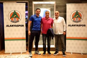 Şenol G&uuml;neş, Alanyaspor kampını ziyaret etti