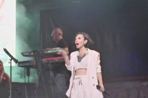 B&uuml;y&uuml;k&ccedil;ekmeceliler Fatma Turgut konseriyle doyasıya eğlendi