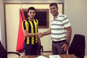 Yenişehir Belediyespor Ahmet &Ouml;zdemir'i transfer etti