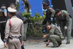 Bangkok'da art arda patlama