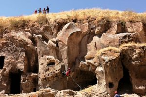 Bitlis'te kayalıklarda yaralı kurtarma tatbikatı