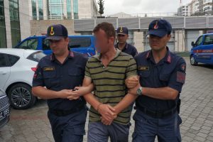 Karısının kolunu kırdığı iddia edilen adam g&ouml;zaltına alındı