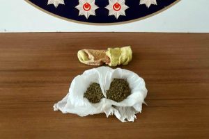 &Ccedil;ocuk &ccedil;orabı i&ccedil;inden uyuşturucu &ccedil;ıktı