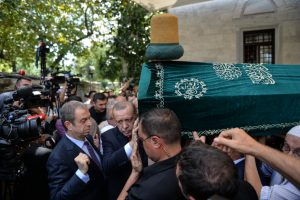 Cumhurbaşkanı Erdoğan, Prof. Dr. Emin Işık'ın cenazesine katıldı