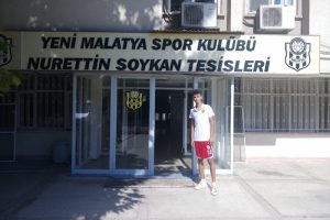 Malatyaspor, 15 yaşındaki Emirhan &Ouml;z'&uuml; transfer etti
