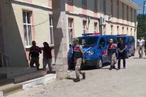 Otob&uuml;ste esrarla yakalanan İranlı 3 yolcuya g&ouml;zaltı