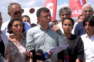 CHP'li vekillerden Eren Erdem'e destek a&ccedil;ıklaması