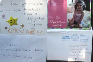 &Ouml;yk&uuml; Arin'in hazırladığı posta kartları kayboldu