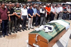 6 yaşındaki Eymen, tabutunun &uuml;zerine konulan bayramlıklarıyla uğurlandı
